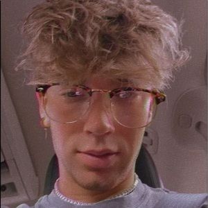 Meet your Posher, Alec